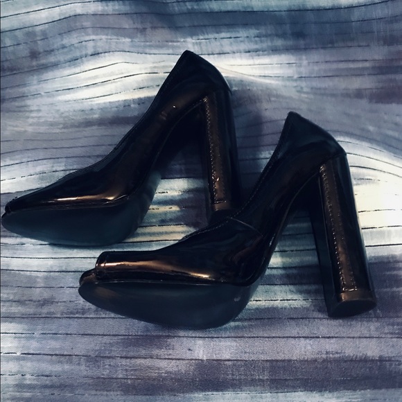 B C B GIRLS  Shoes - Picture 3 of 6